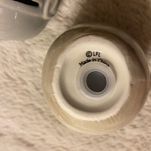 New Disney Star Wars The Mandalorian ceramic salt & pepper shakers - Picture 4 of 6